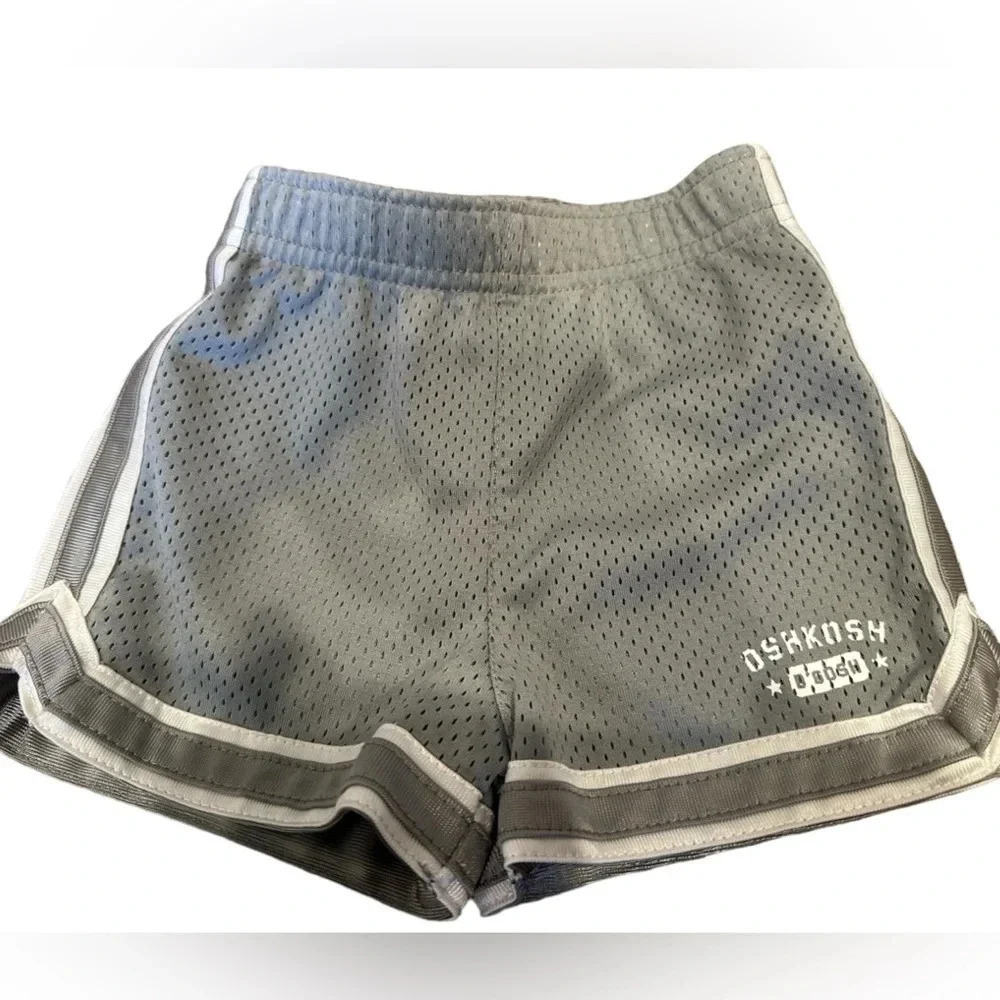 Oshkosh B'gosh Gray and White Shorts Boys Size 12 Months